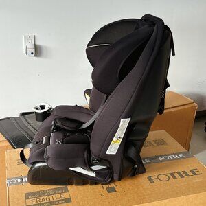 90% NEW CARSEAT